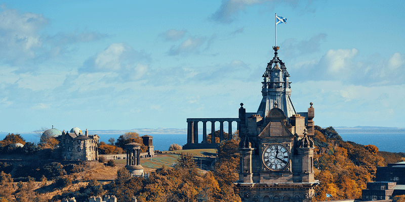 Enjoy Edinburgh’s Winter Activities by Taxi